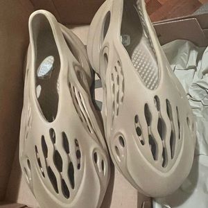 YEEZYS FOAM RUNNERS MIST